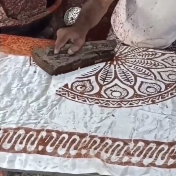 Rare Handmade Batik Tapestry Table Linens Lg Tablecloth 54"x86" Napkins 22"x22" - Picture 8 of 13